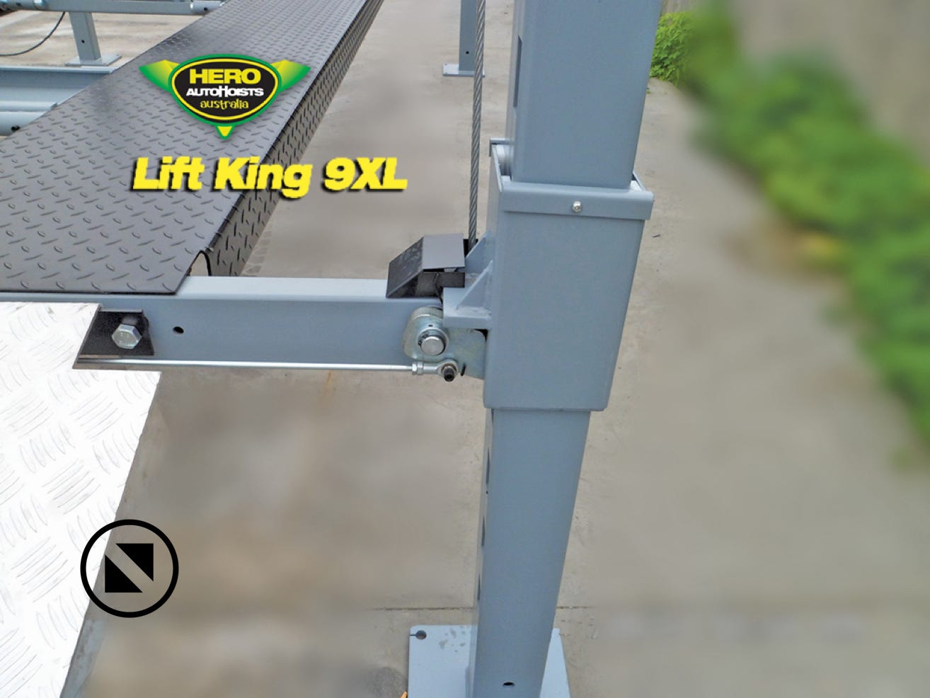 Lift King 9XL / 4000kgs / Freestanding & Portable / 3rd-Gen Wrap-Around Crossbars significantly increase rigidity...